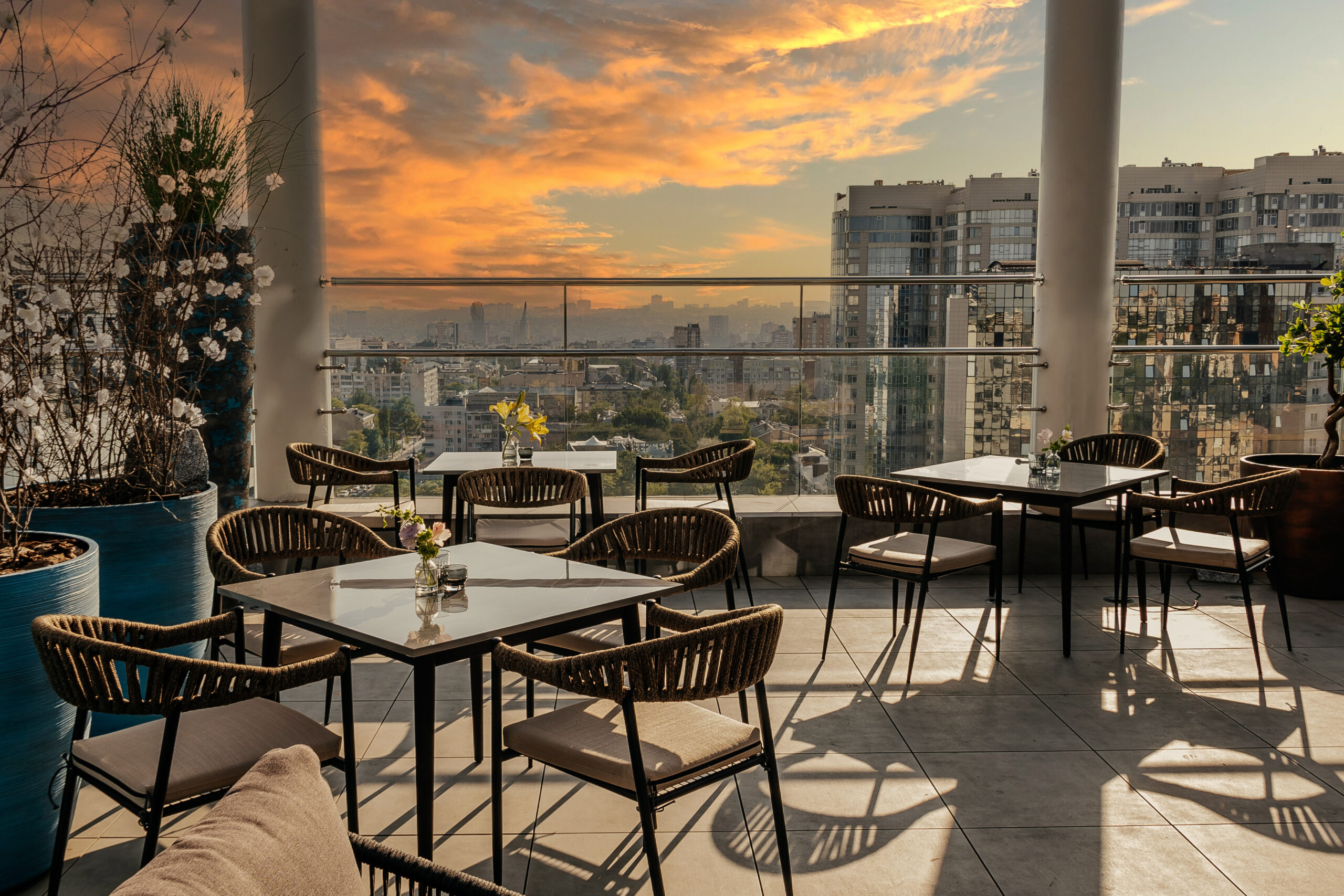 Панорамная терраса ресторана-бара Empire